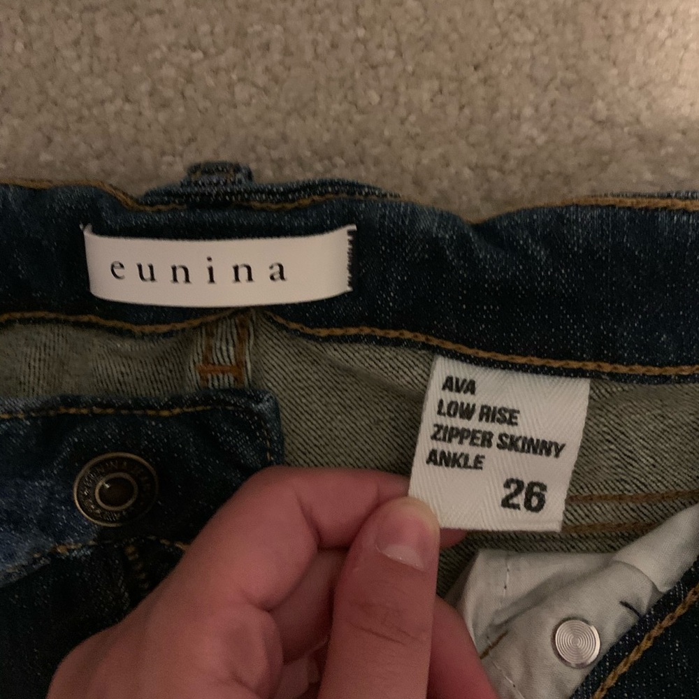 Distressed jeans - Picture 3 of 3